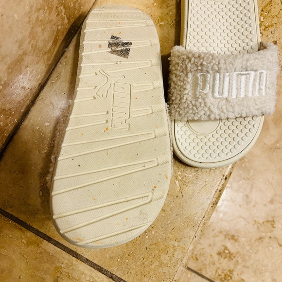 Puma slide flops white size 6/7 - Picture 4 of 4